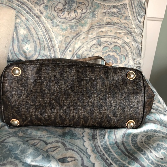 Michael Kors signature brown tote - Picture 3 of 6